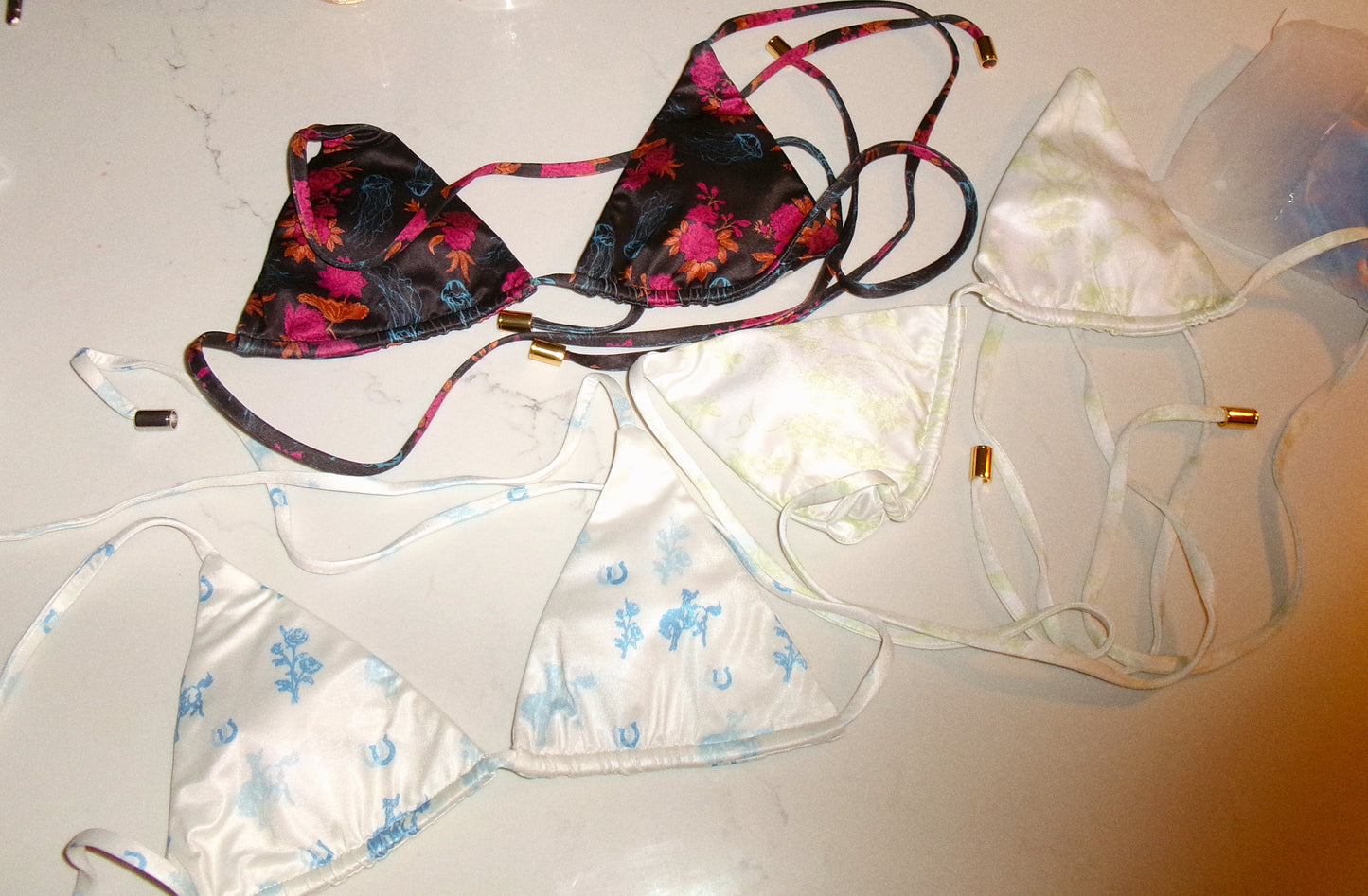 WILD BUCK TRIANGLE TOP